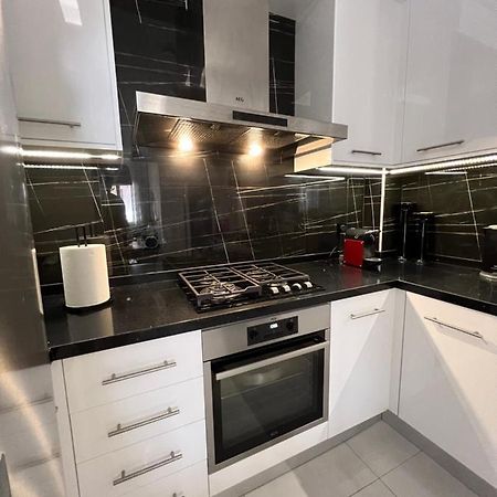Modern Apartment Close To Airport With Gym And Bbq Heraklion Exterior foto