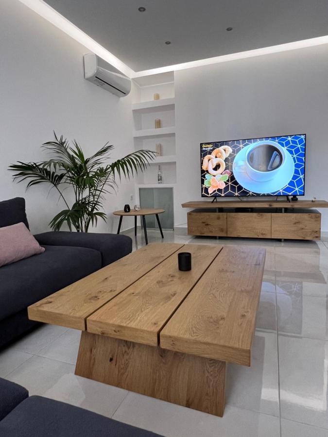 Modern Apartment Close To Airport With Gym And Bbq Heraklion Exterior foto